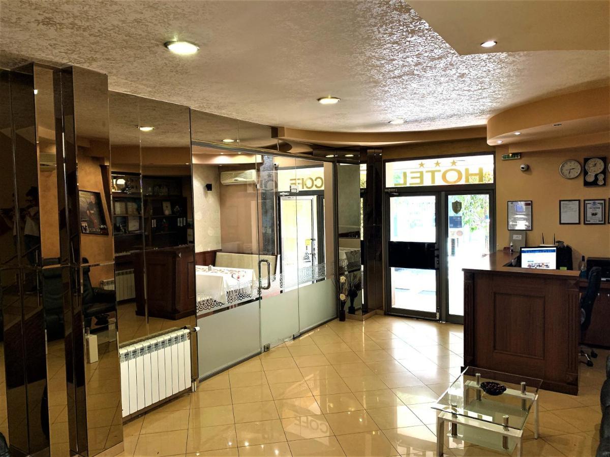 Hotel Trayana Sztara Zagora Kültér fotó